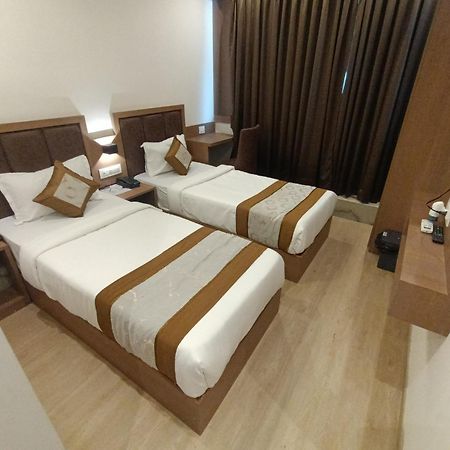 Hotel Beverly Palace Santacruz - Near Bkc - Mumbai Airport T1 Екстер'єр фото