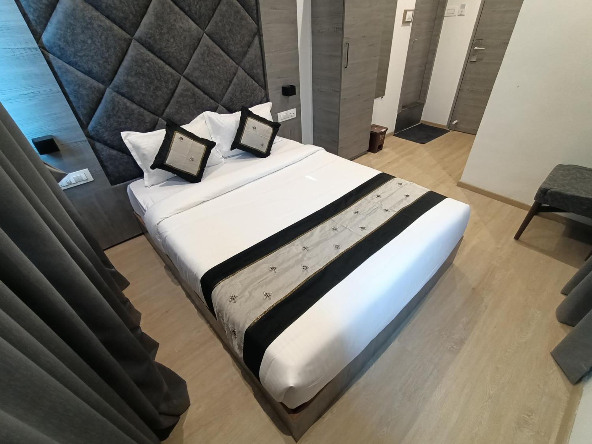 Hotel Beverly Palace Santacruz - Near Bkc - Mumbai Airport T1 Екстер'єр фото