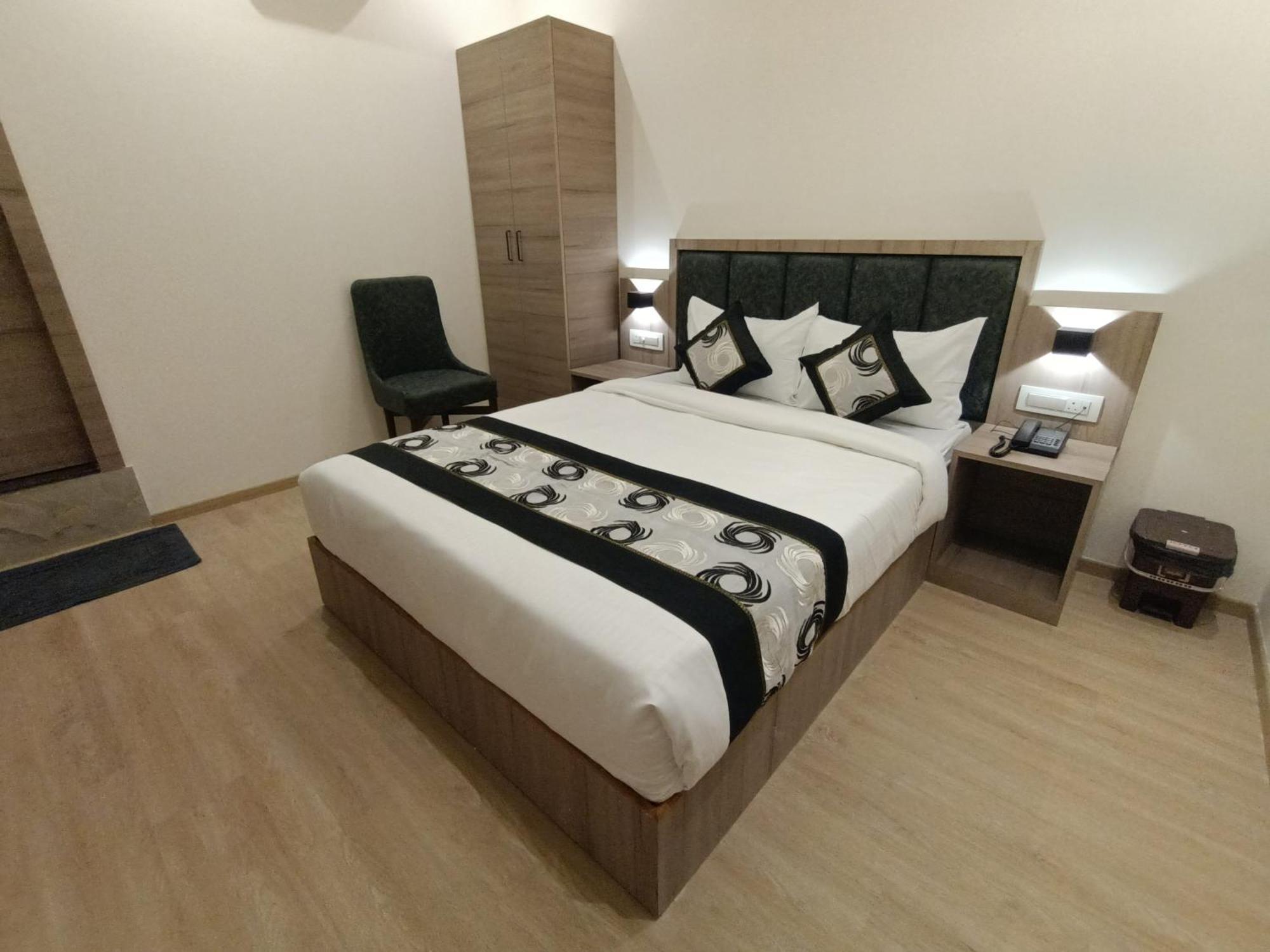 Hotel Beverly Palace Santacruz - Near Bkc - Mumbai Airport T1 Екстер'єр фото