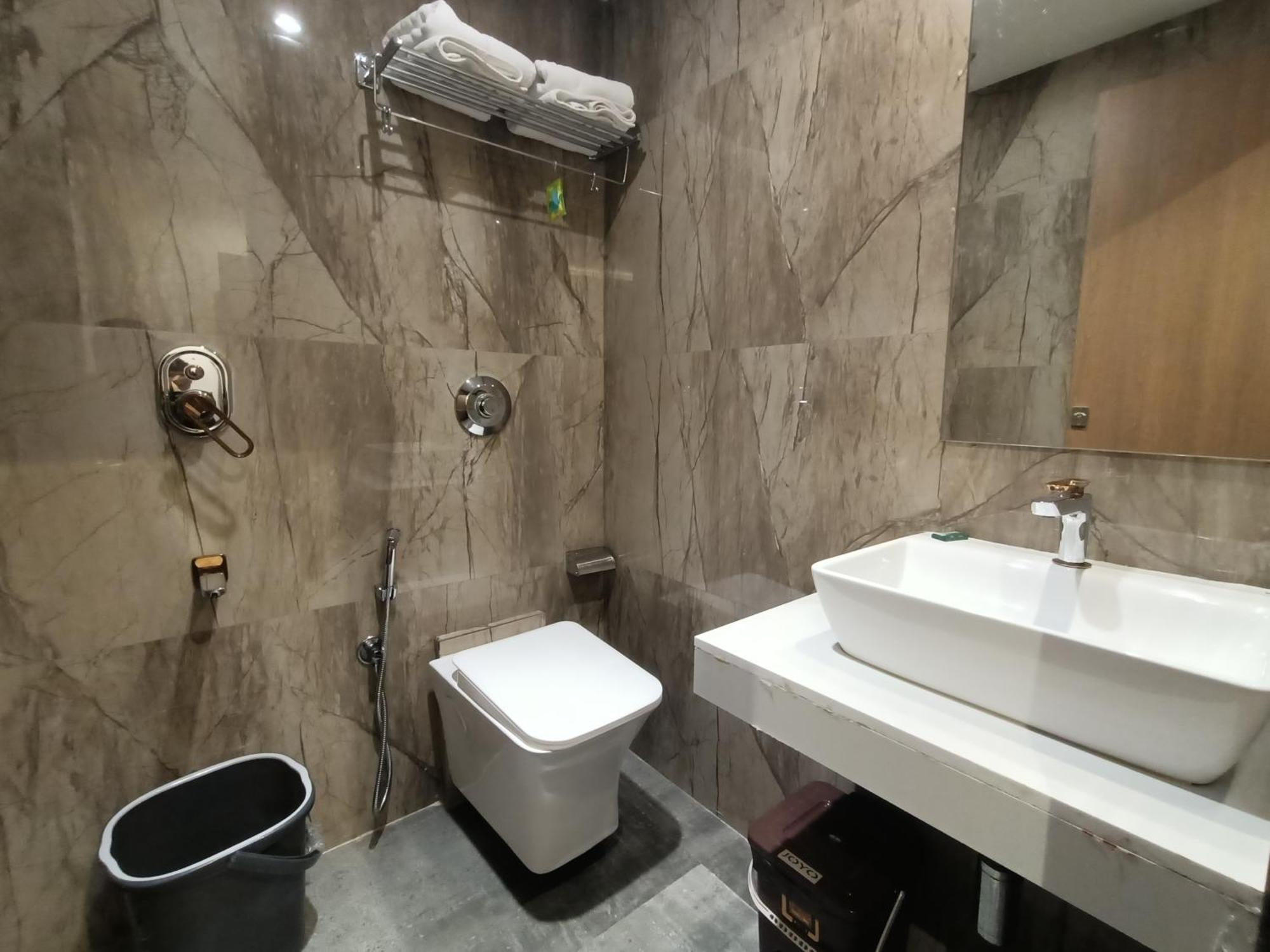 Hotel Beverly Palace Santacruz - Near Bkc - Mumbai Airport T1 Екстер'єр фото