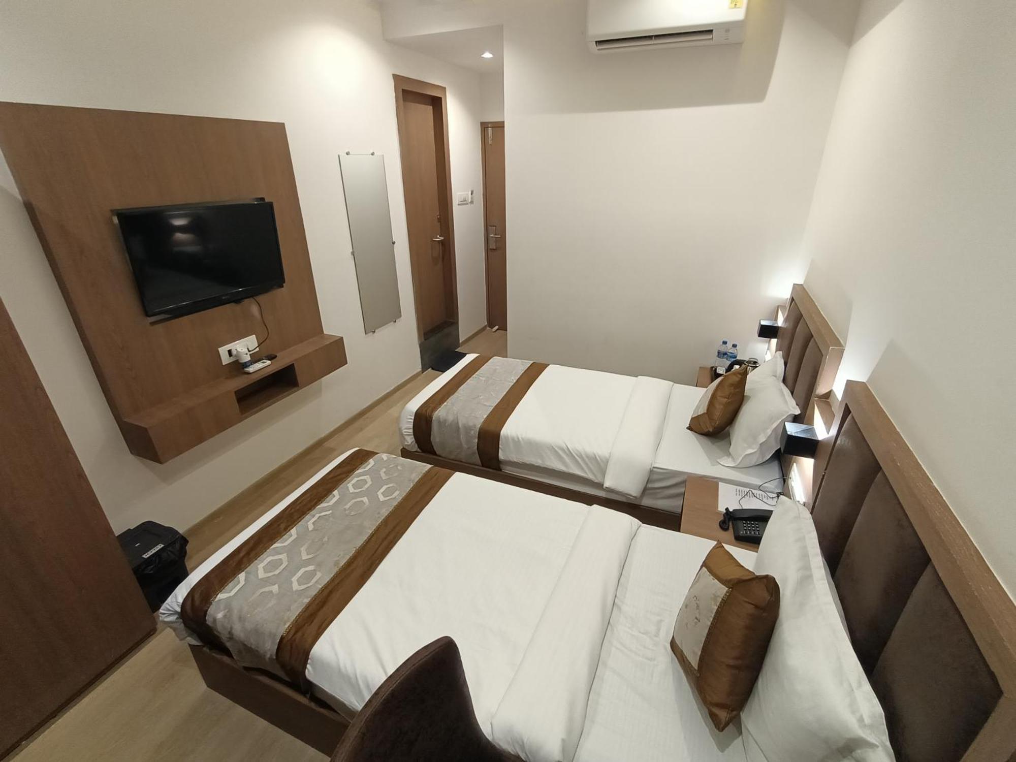 Hotel Beverly Palace Santacruz - Near Bkc - Mumbai Airport T1 Екстер'єр фото