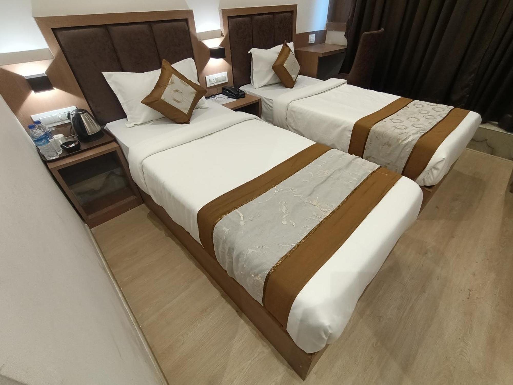 Hotel Beverly Palace Santacruz - Near Bkc - Mumbai Airport T1 Екстер'єр фото